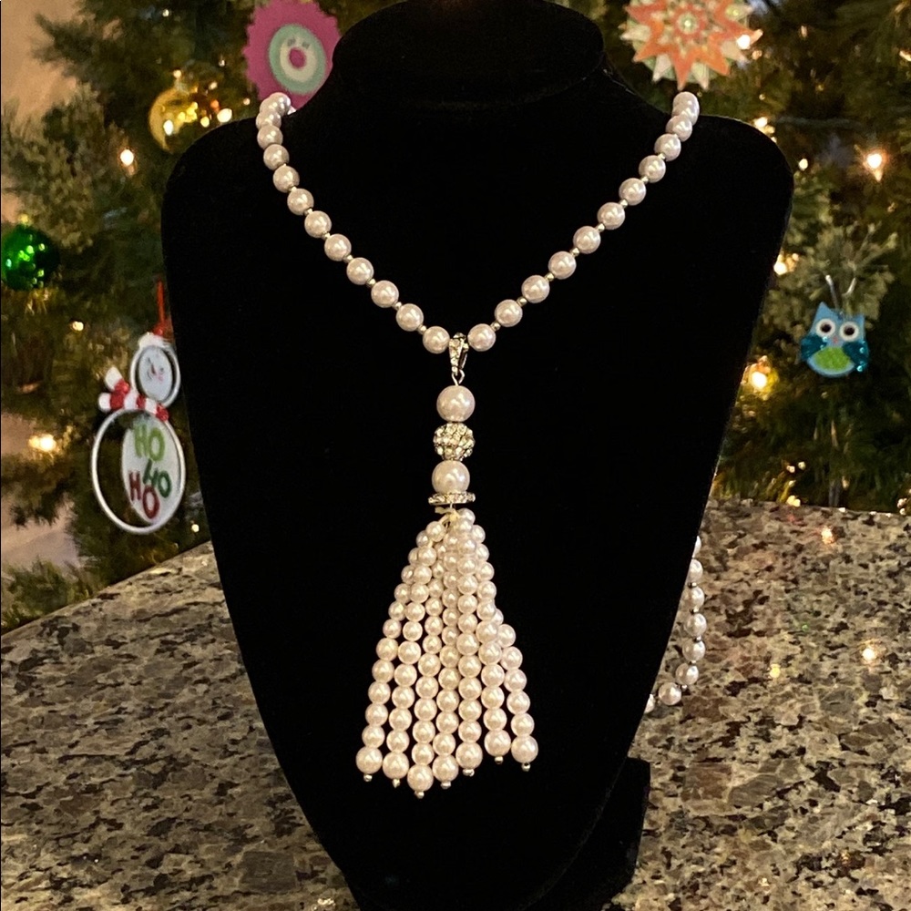 Bijuju Pearl/Silver  Statement Necklace